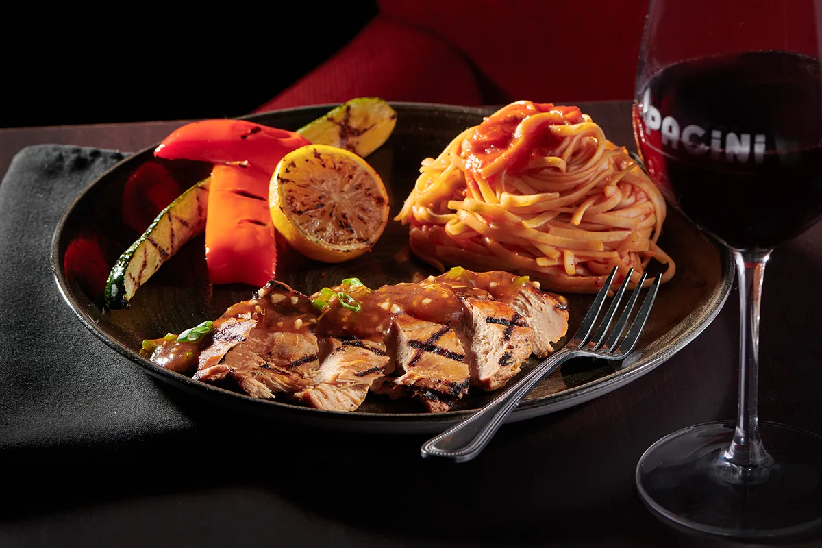 Poulet rôti au romarin avec sauce à l’ail rôti