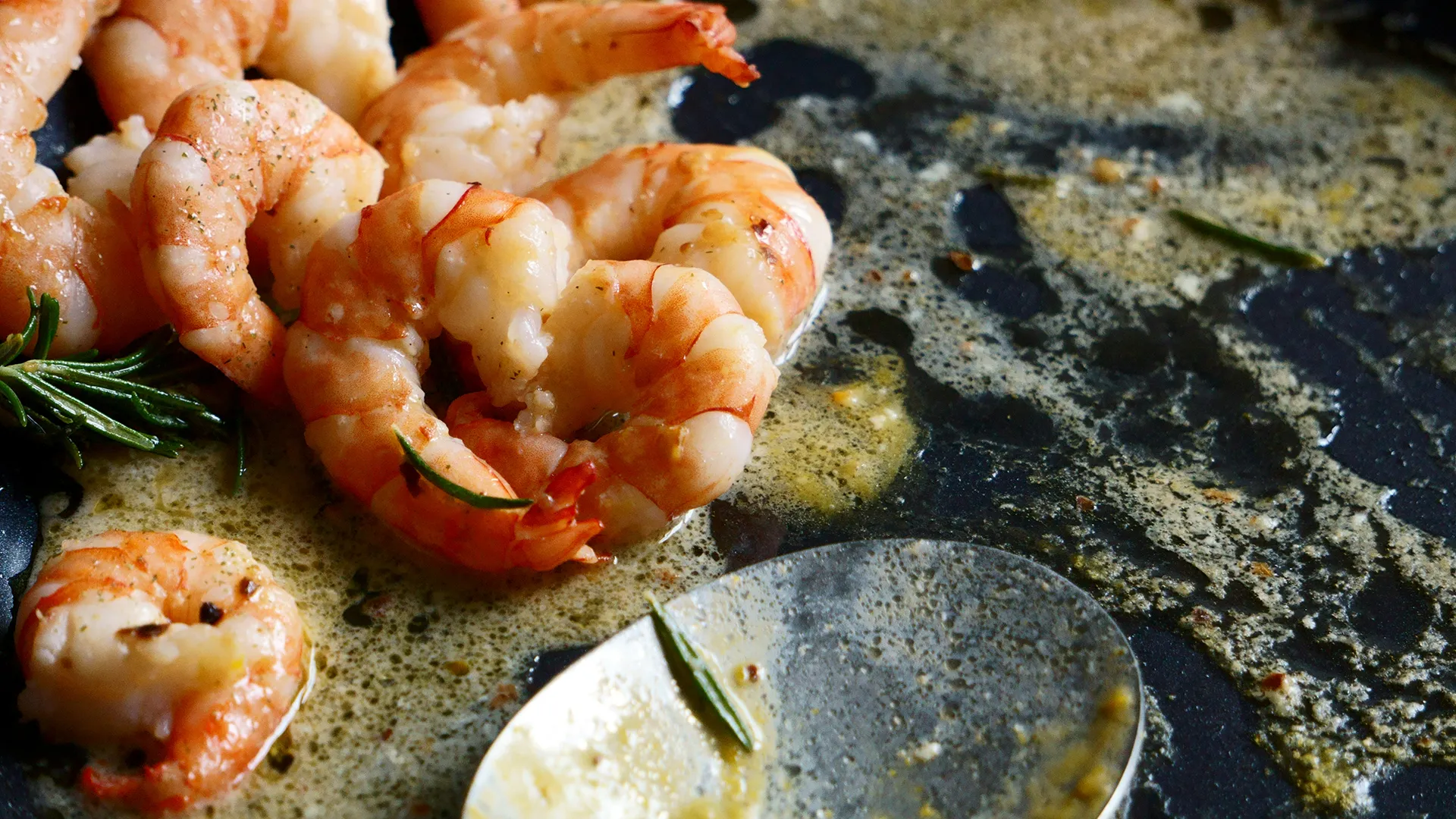 Pâtes aux crevettes PACINI, fruits de mer et pâtes al dente en sauce italienne
