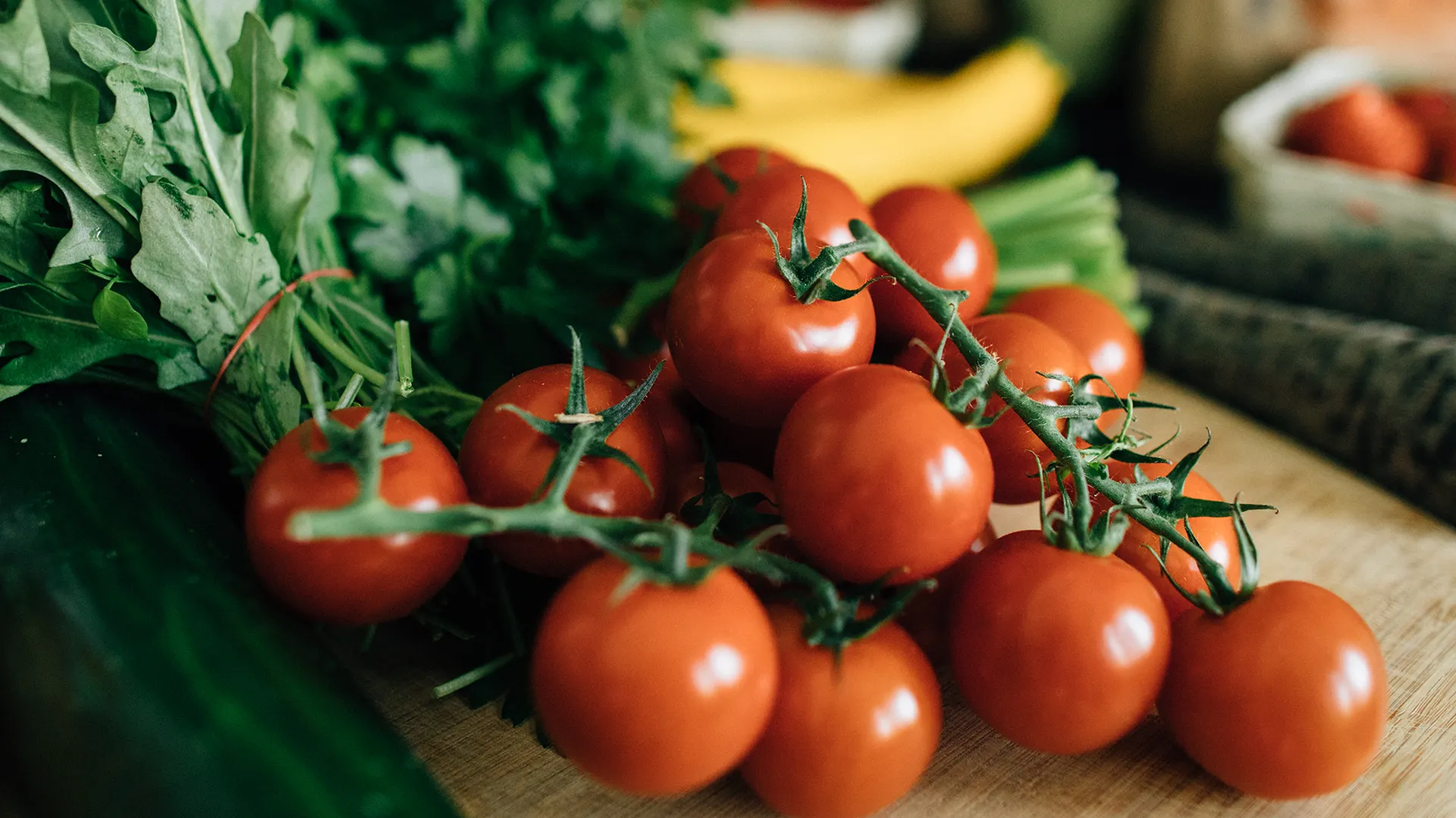 Tomates italiennes fraîches PACINI, ingrédient de base de la cuisine méditerranéenne