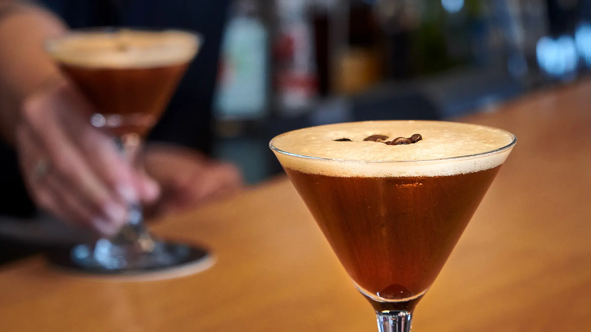 Martini café PACINI, cocktail élégant au café et vodka servi en dessert