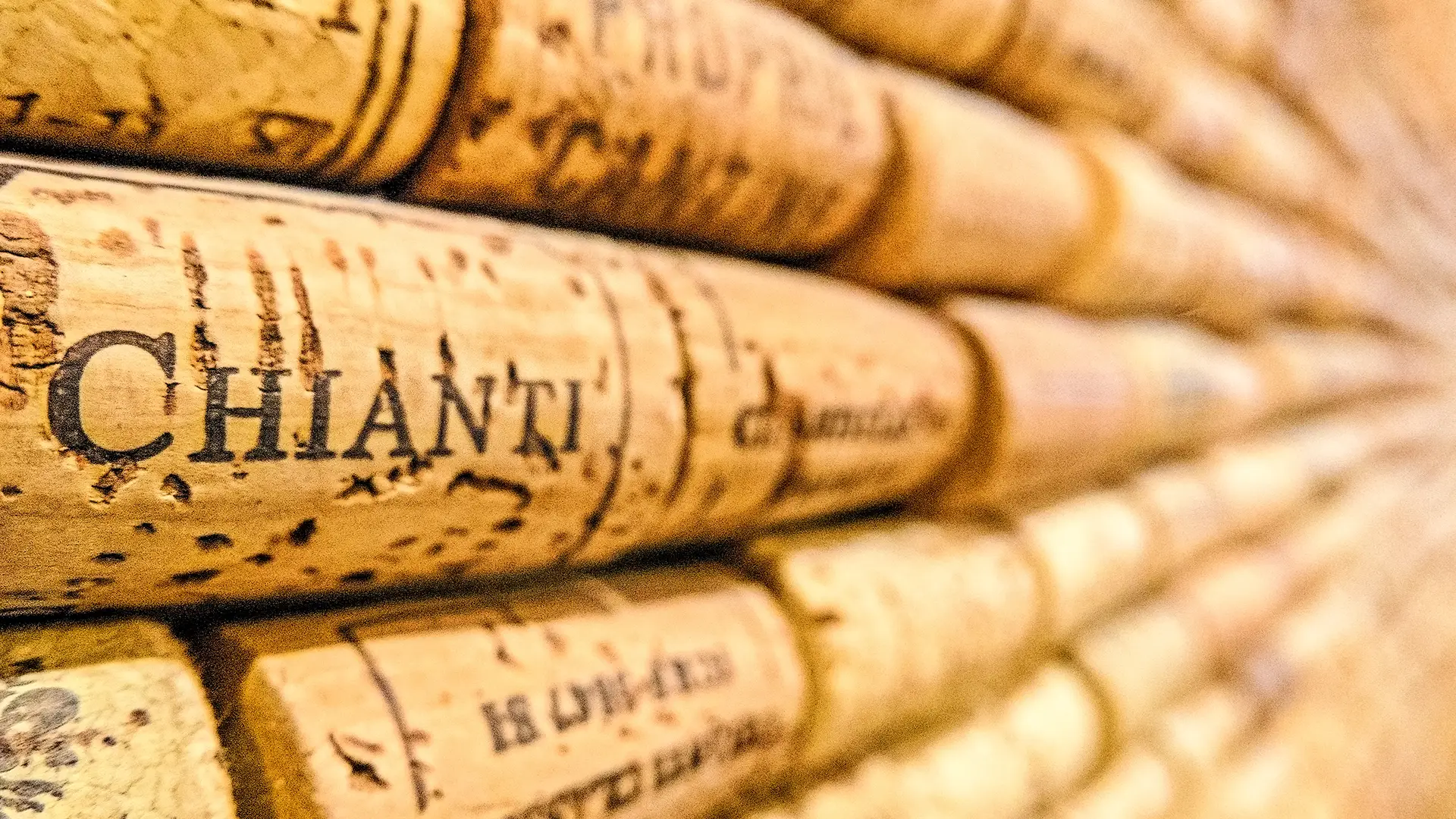 Vin Chianti italien aux arômes fruités et épicés
