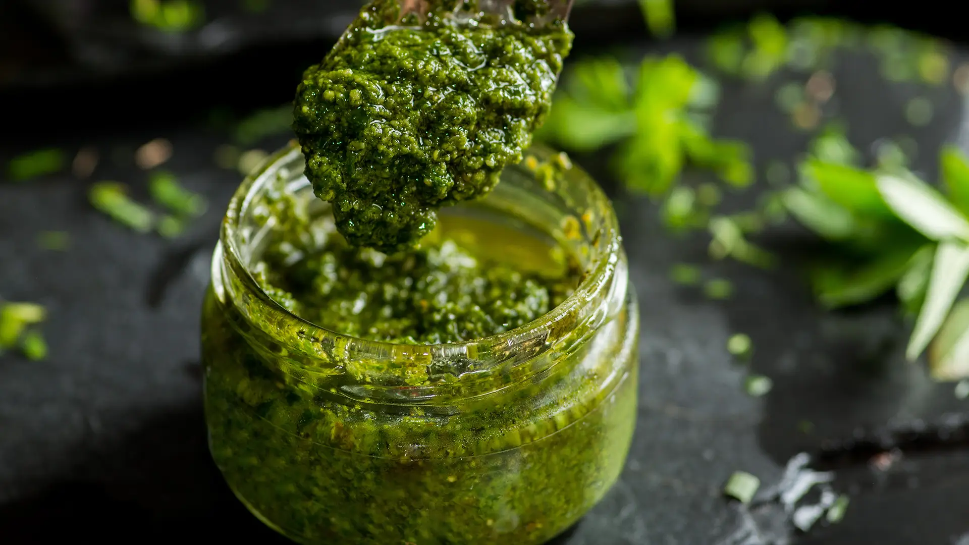 Sauce pesto PACINI au basilic frais, parmesan et huile d’olive